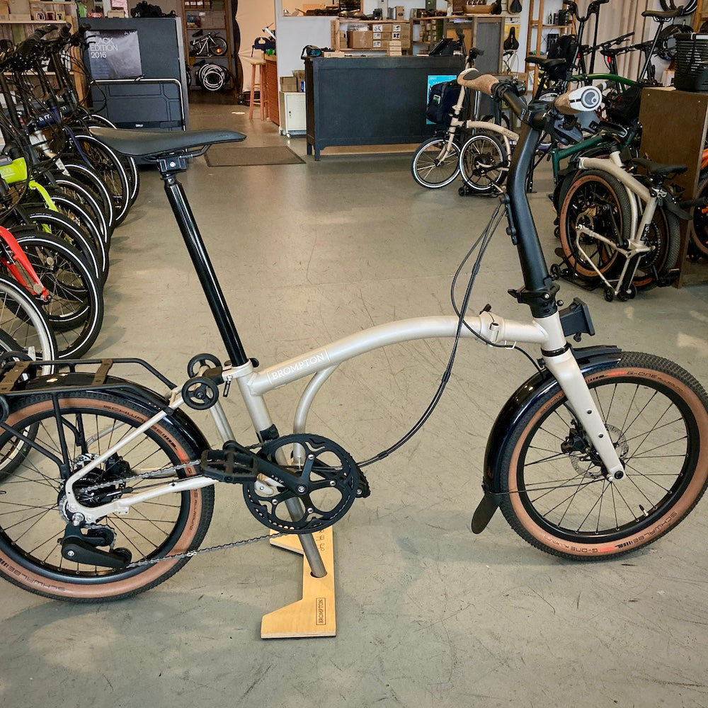 USED - 2025 Brompton G Line Medium Traildust White