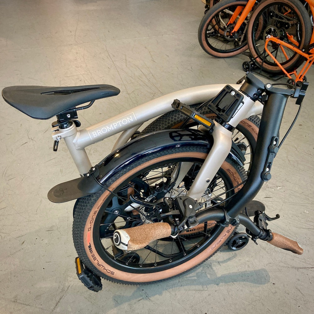 USED - 2025 Brompton G Line Medium Traildust White